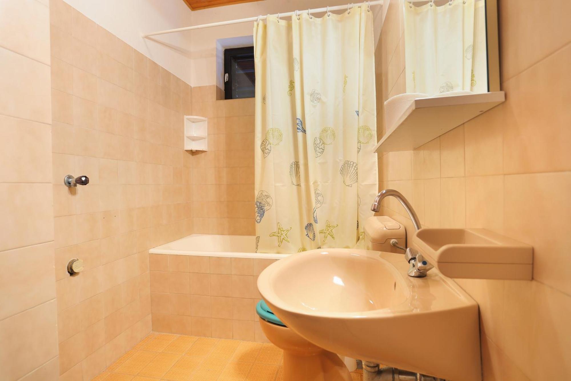 Apartments With A Parking Space Brela, Makarska - 18495 Phòng bức ảnh