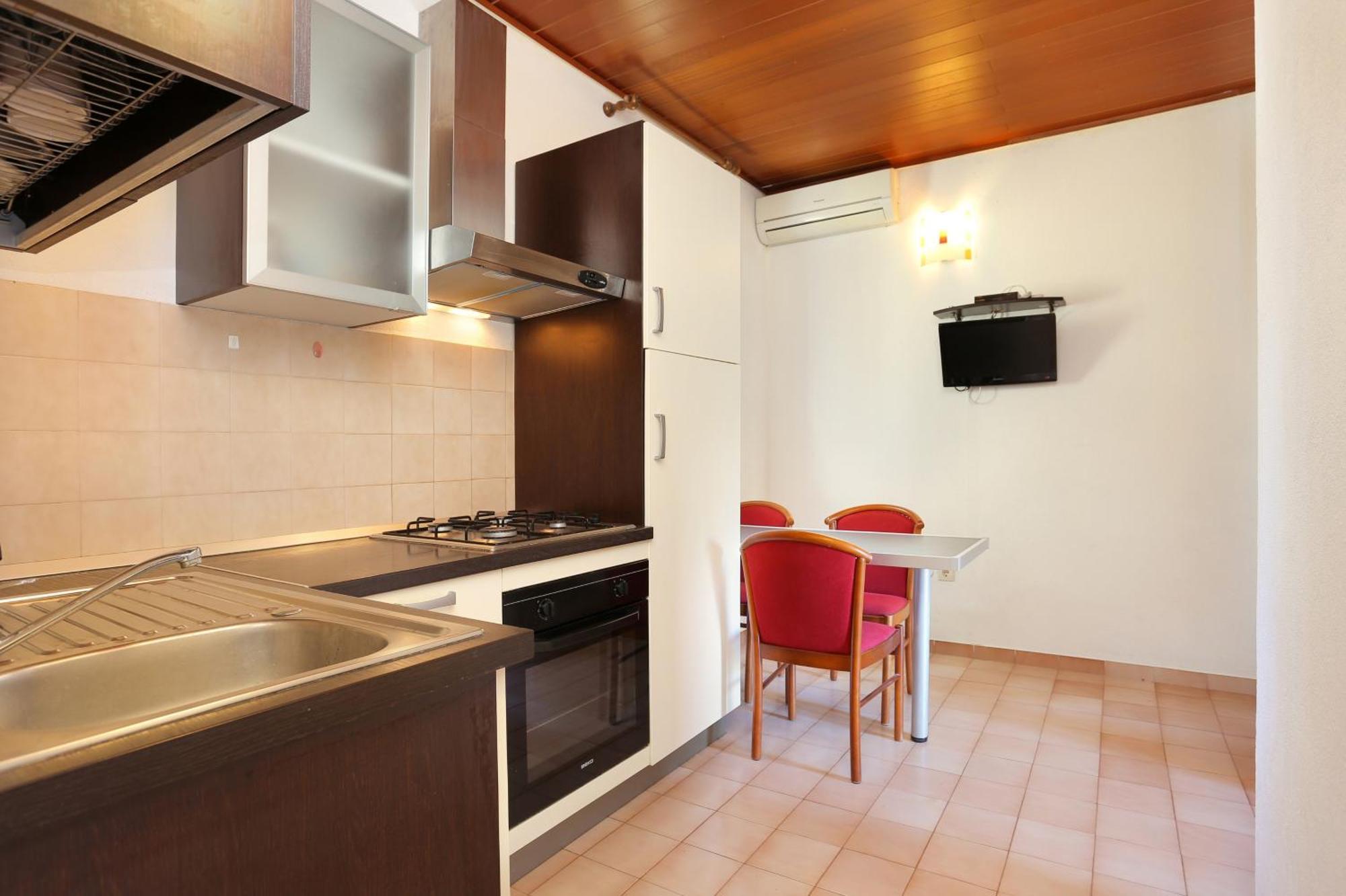 Apartments With A Parking Space Brela, Makarska - 18495 Phòng bức ảnh